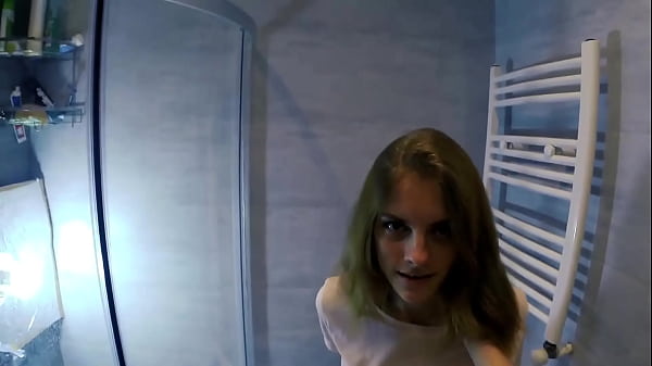 fucked sister in the bath while parents watch tv